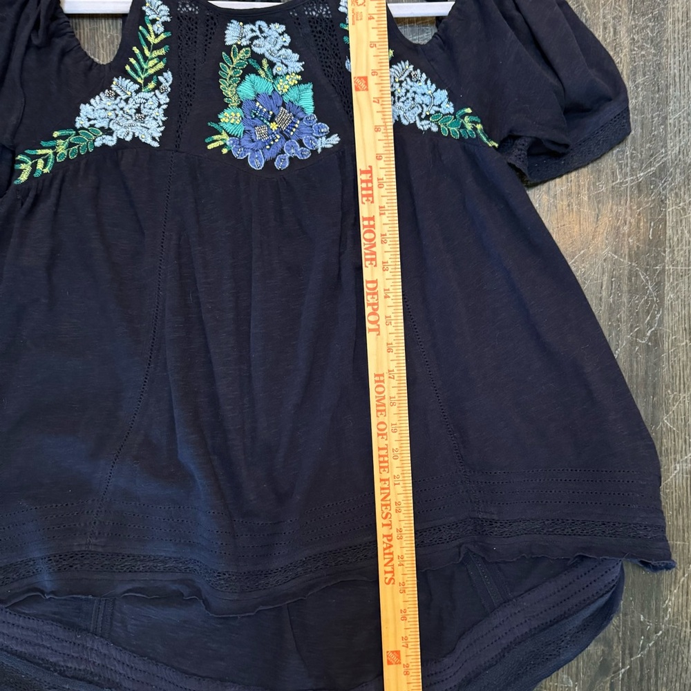 Free People Fast Times Blue Flowy Top Sz XS Scoop Back Boho Hippie Embroidered - Picture 8 of 13
